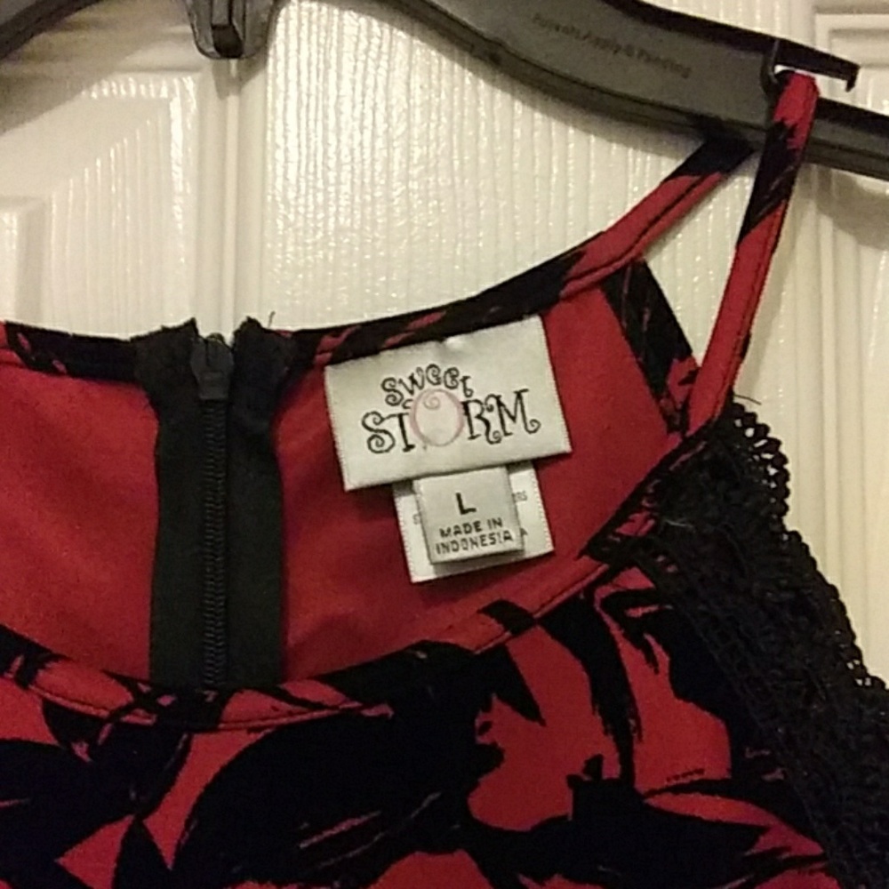 Dress - Picture 4 of 4